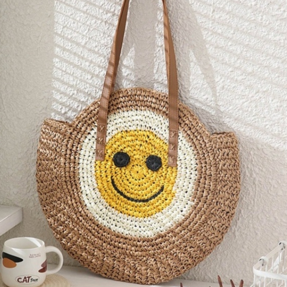 NWT Fadivo Happy Face Circle Straw Bag Natural